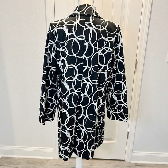 Madison Women's Coat Size XL Black White Collared Long Sleeves Circle Pattern - Picture 6 of 12